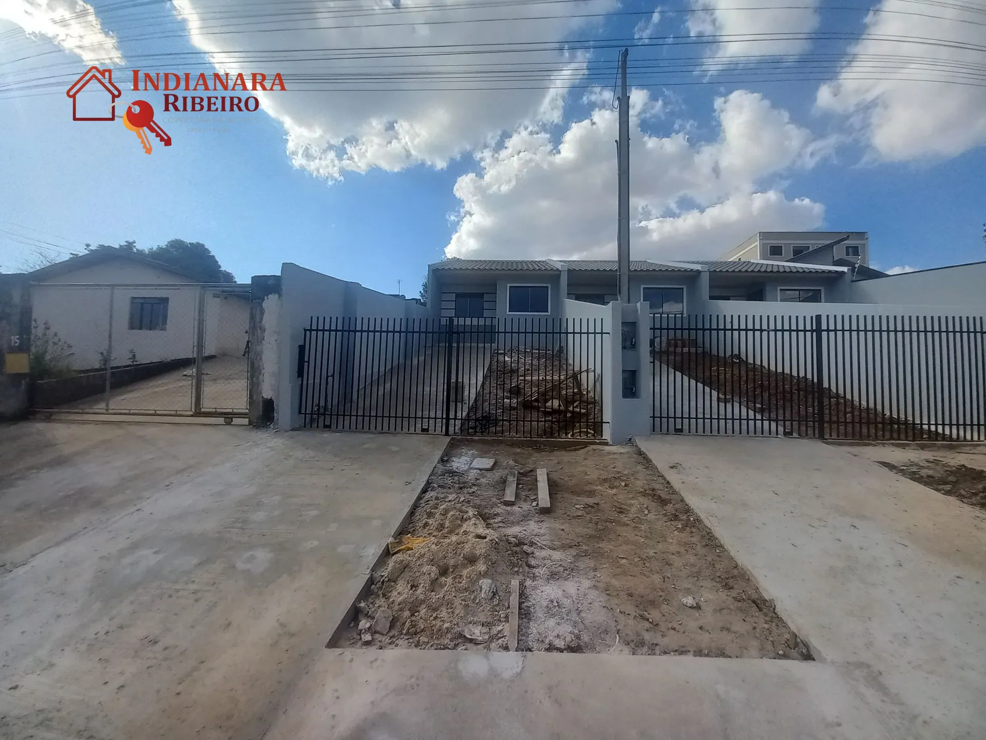 CASA Á VENDA NO PARQUE ALTO ESTRADA 